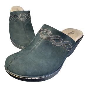 SoftSpots Women's Ovar Black Suede Clogs 8.5